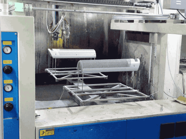 空調(diào)外殼自動噴漆設備